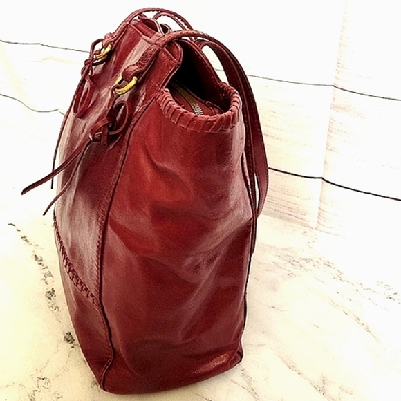 HOBO 'Praise' Vintage Hide Deep Rich Berry Leather Tote - Picture 5 of 8